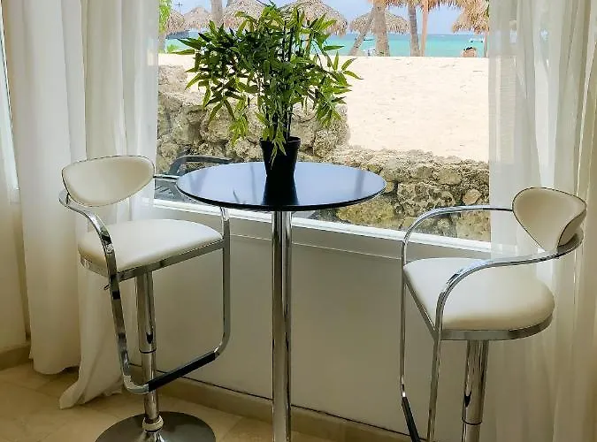 Deluxe Queen Suite